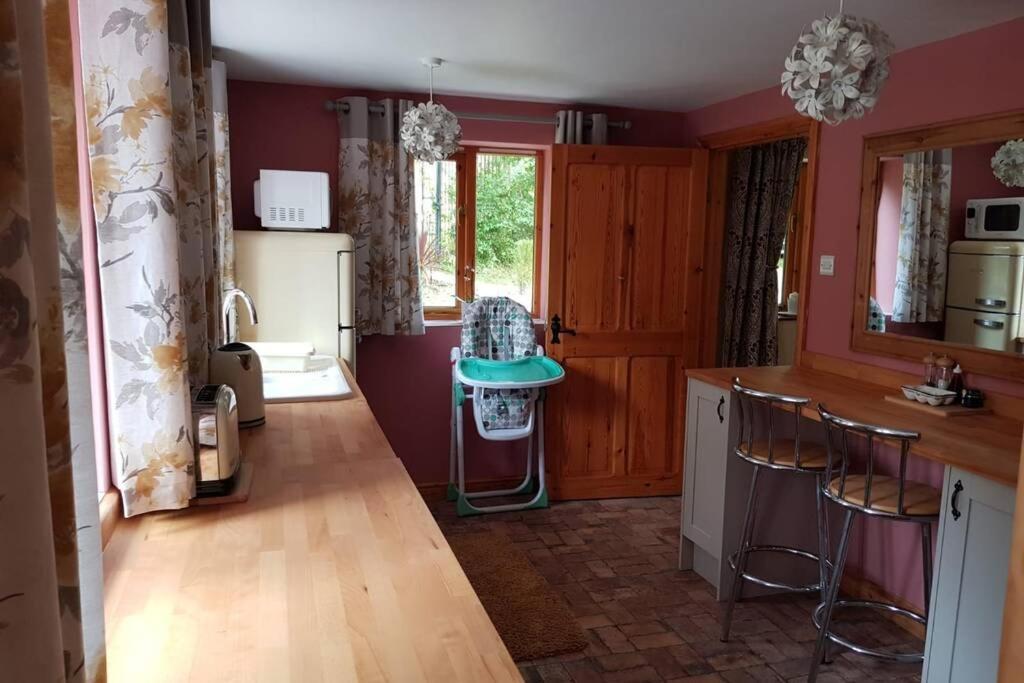 Rowan Cottages With Panoramic Views Of The Stiperstones And Walks On The Doorstep Shrewsbury Exteriör bild
